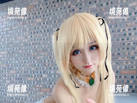 Kuuko W的最新棉袜套图，看来你的袜子可能很会撩。